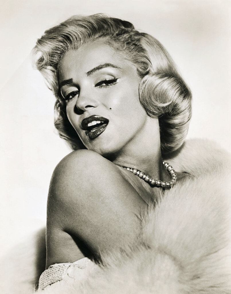 Marilyn Monroe Blonde Bombshell
